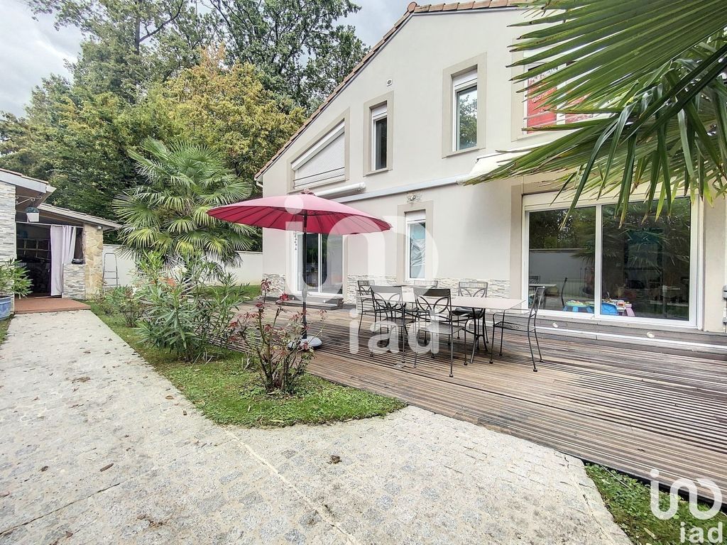 Achat maison à vendre 5 chambres 304 m² - La Queue-en-Brie