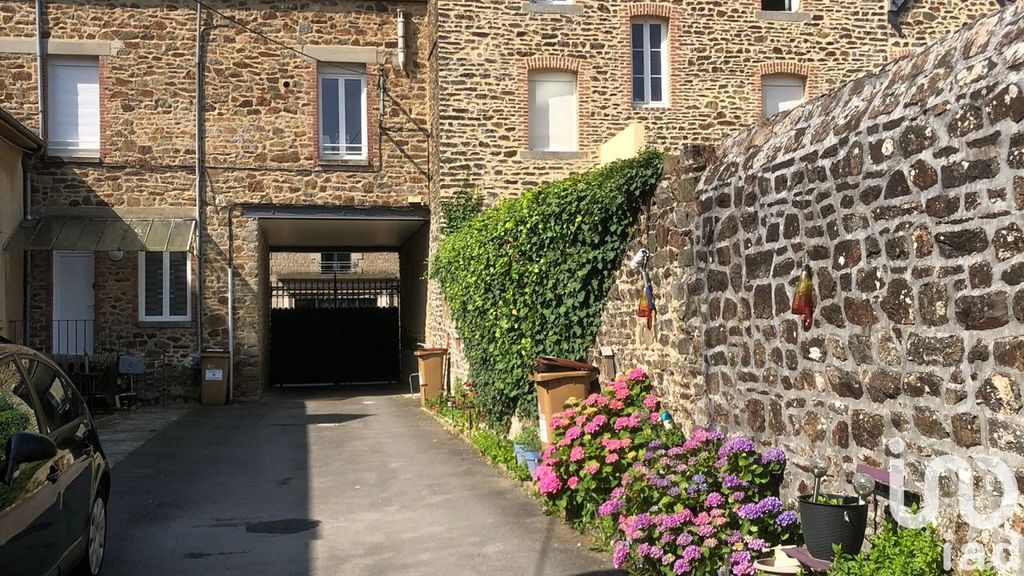 Achat maison à vendre 3 chambres 247 m² - Fougères