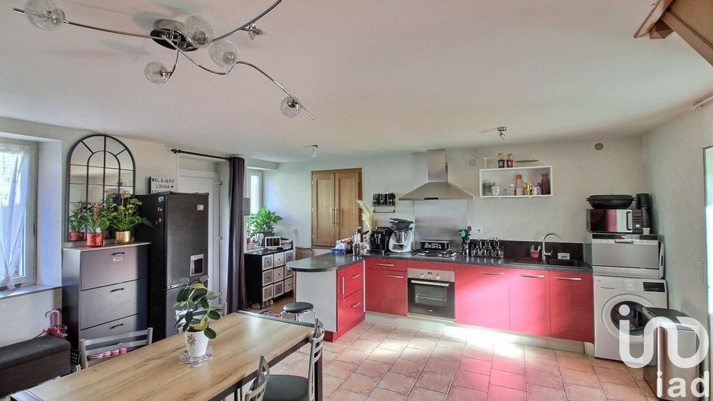 Achat maison à vendre 3 chambres 161 m² - Mérinchal