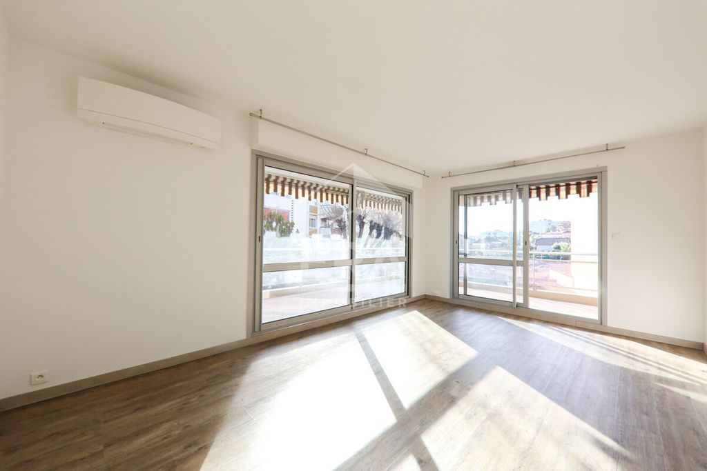 Achat appartement à vendre 2 pièces 53 m² - Mandelieu-la-Napoule
