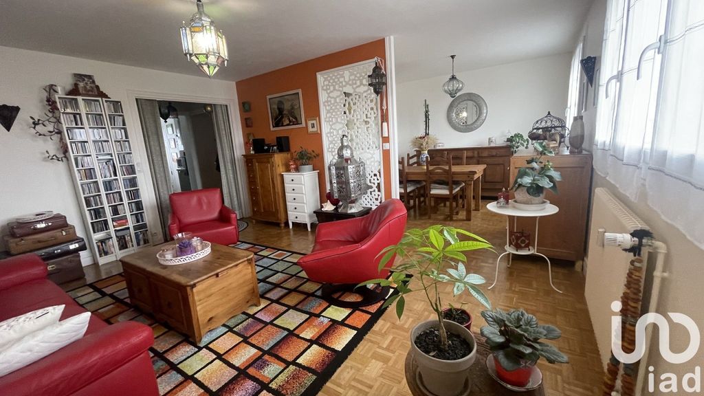 Achat appartement à vendre 4 pièces 81 m² - Luisant