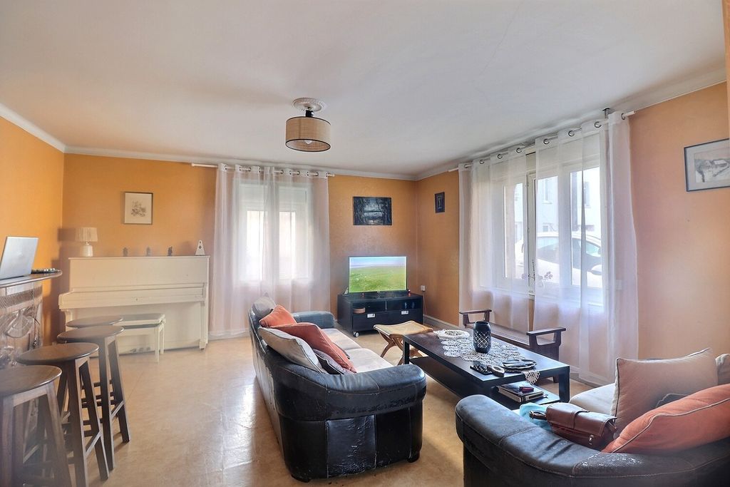 Achat maison à vendre 5 chambres 178 m² - Saint-Sébastien-sur-Loire