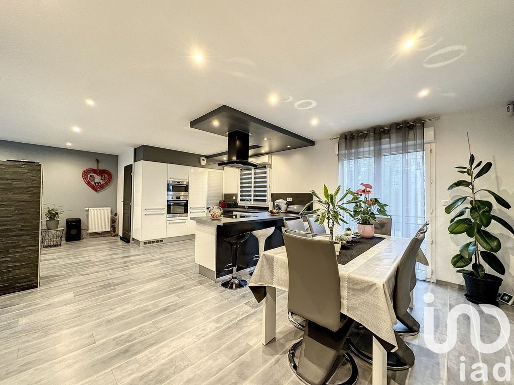 Achat maison à vendre 3 chambres 115 m² - Saint-Fargeau-Ponthierry