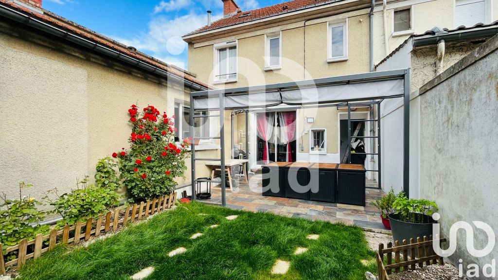 Achat maison à vendre 3 chambres 154 m² - Fère-Champenoise