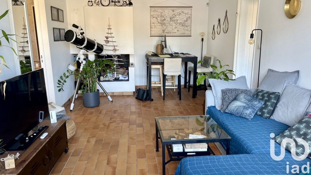 Achat appartement à vendre 2 pièces 58 m² - Saint-Cyr-sur-Mer