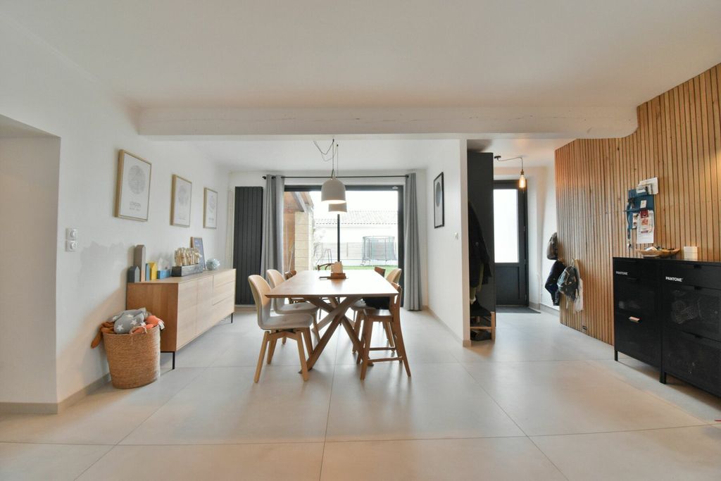 Achat maison à vendre 5 chambres 220 m² - Montmeyran