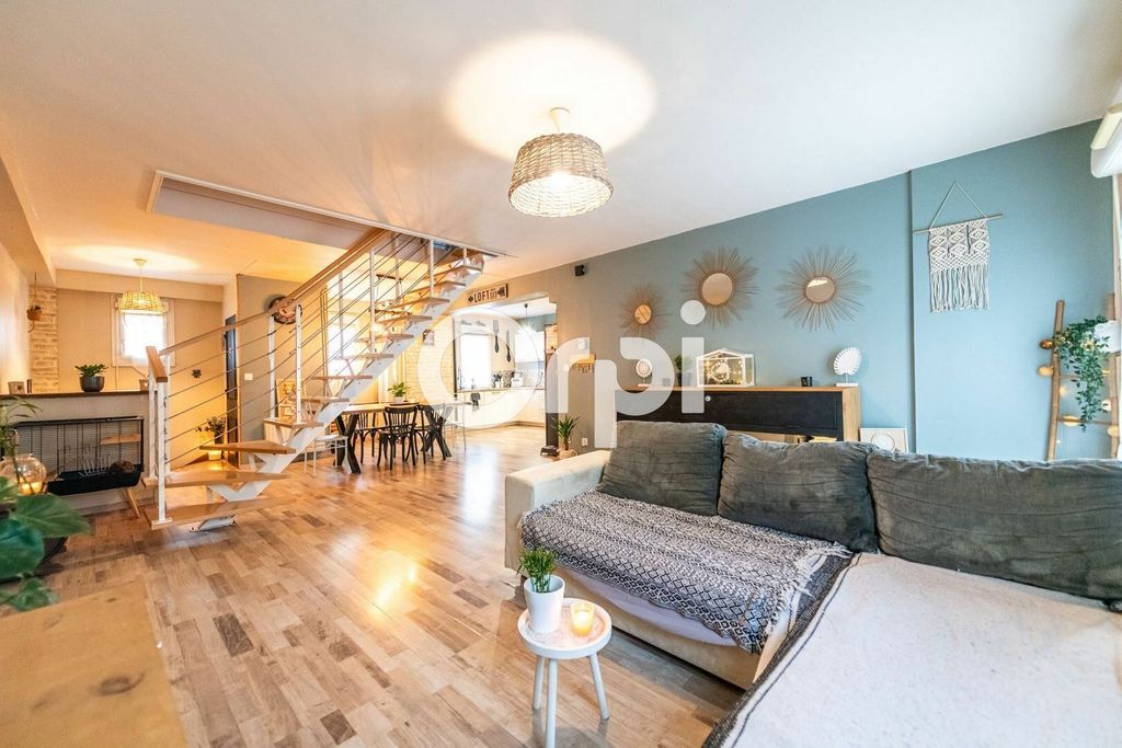 Achat maison à vendre 4 chambres 110 m² - Saint-Paul-en-Jarez