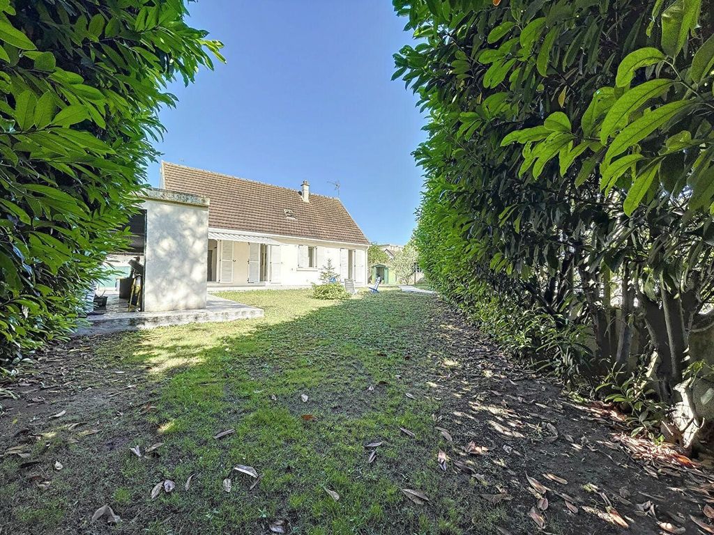 Achat maison à vendre 4 chambres 133 m² - Chantilly