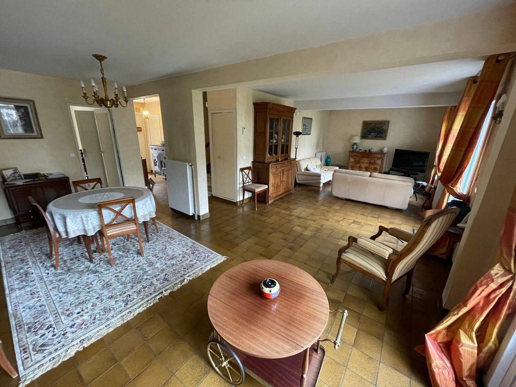 Achat maison à vendre 5 chambres 151 m² - Sucy-en-Brie