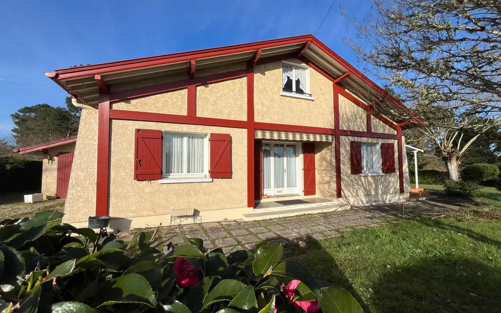 Achat maison à vendre 4 chambres 137 m² - Saint-Yaguen