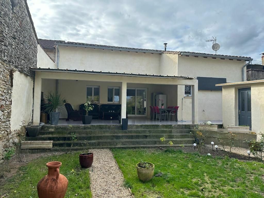 Achat maison à vendre 3 chambres 96 m² - Septfonds