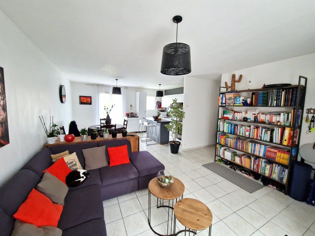 Achat maison à vendre 2 chambres 68 m² - Dompierre-sur-Mer
