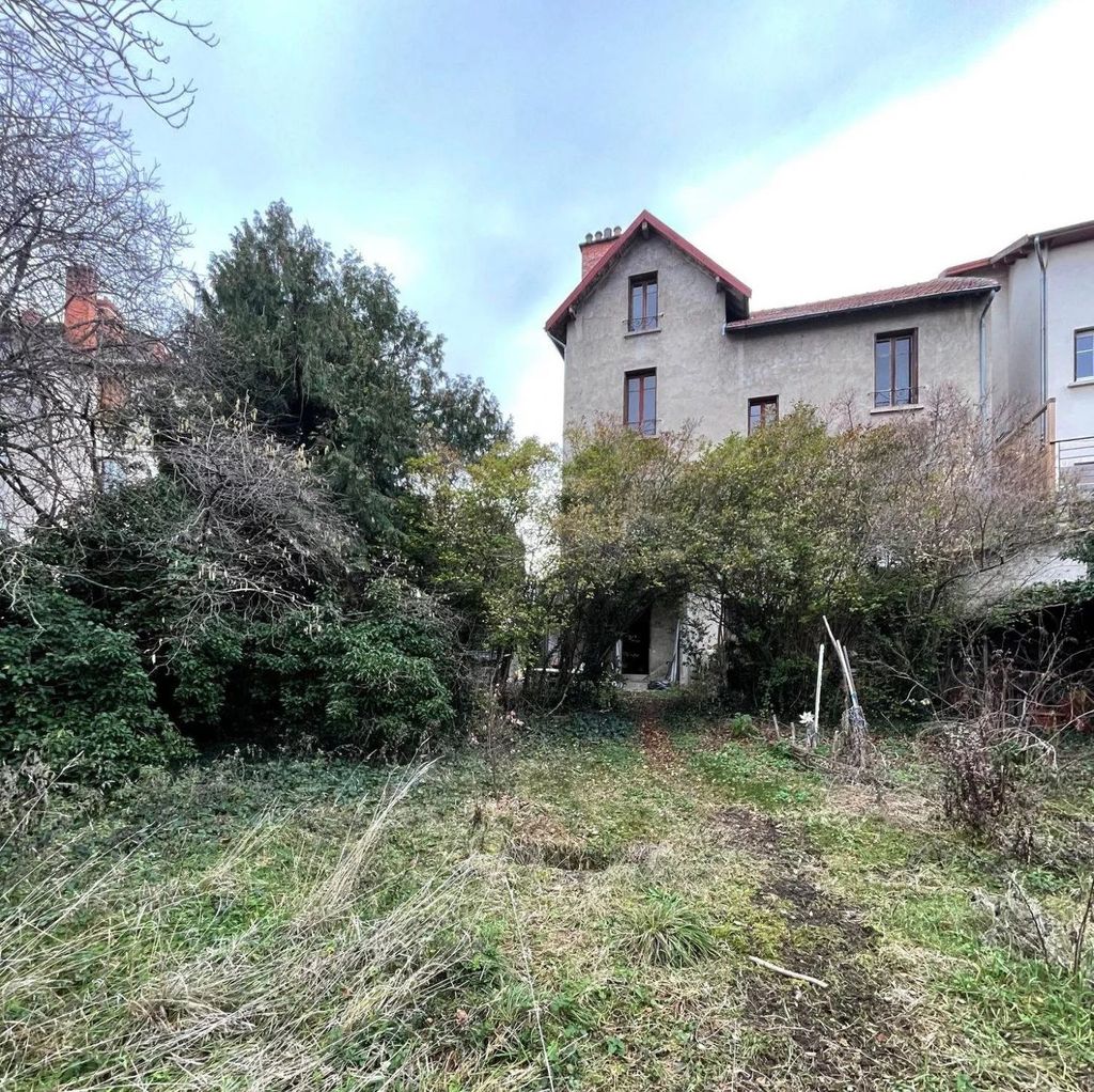 Achat maison à vendre 7 chambres 240 m² - Clermont-Ferrand