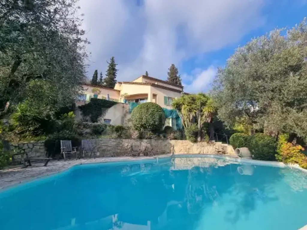 Achat maison à vendre 5 chambres 259 m² - Grasse