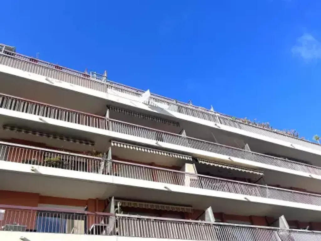 Achat appartement à vendre 2 pièces 47 m² - Nice