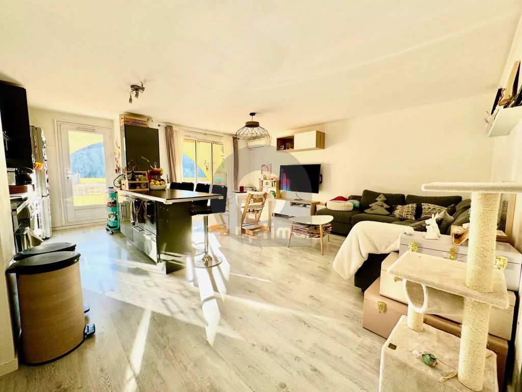 Achat appartement à vendre 4 pièces 81 m² - Sainte-Agnès