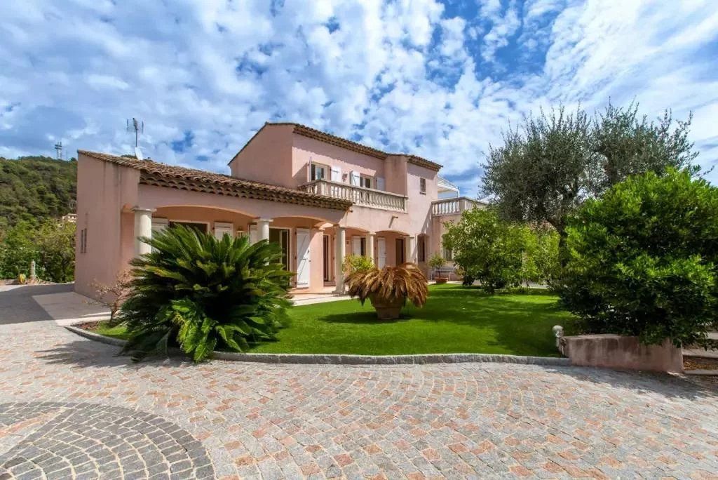 Achat maison à vendre 5 chambres 188 m² - Villefranche-sur-Mer