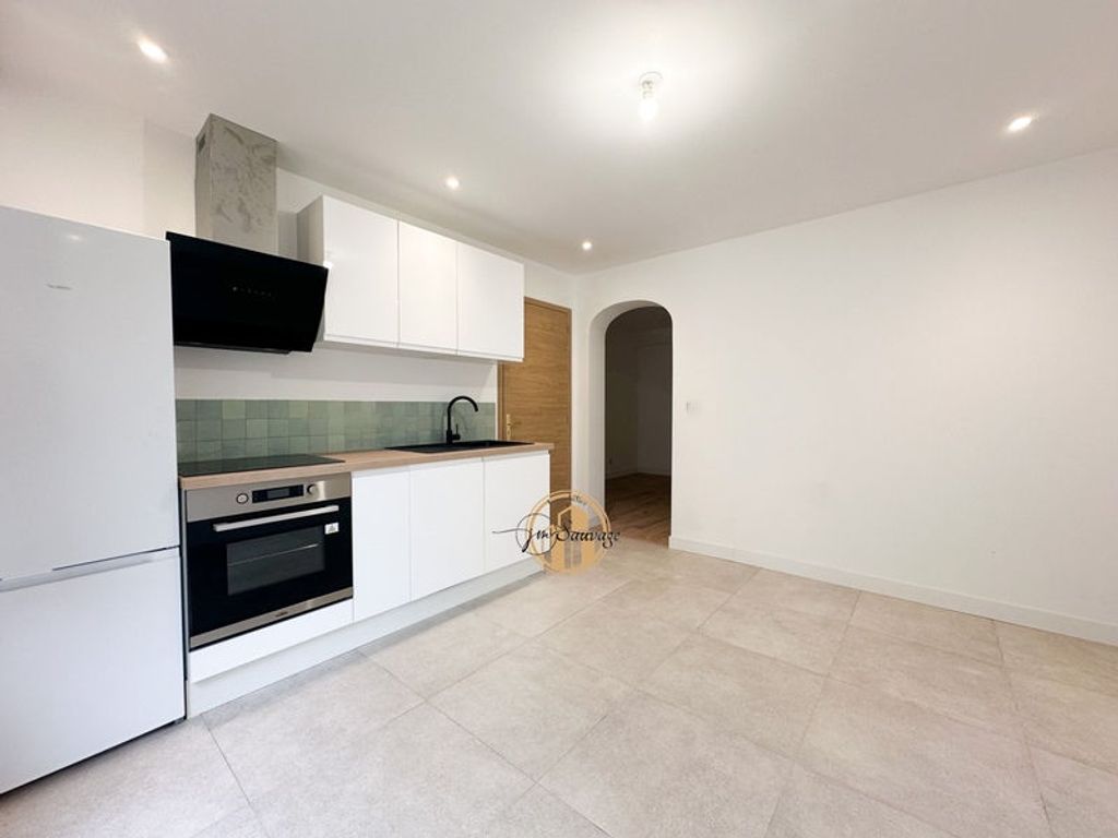 Achat appartement à vendre 2 pièces 39 m² - Fréjus