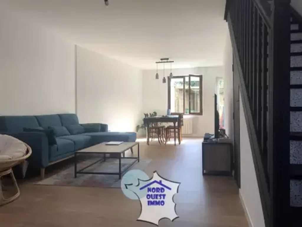 Achat maison à vendre 3 chambres 102 m² - Ambrières-les-Vallées