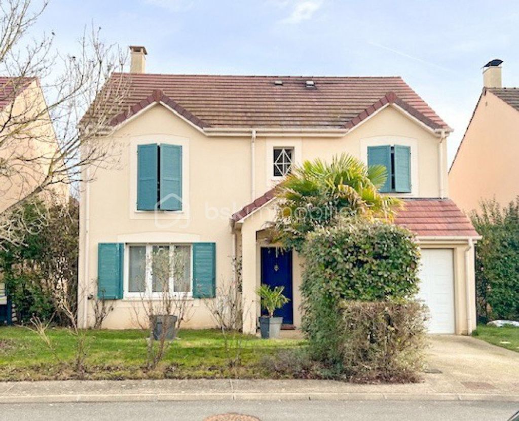 Achat maison à vendre 4 chambres 125 m² - Roissy-en-Brie