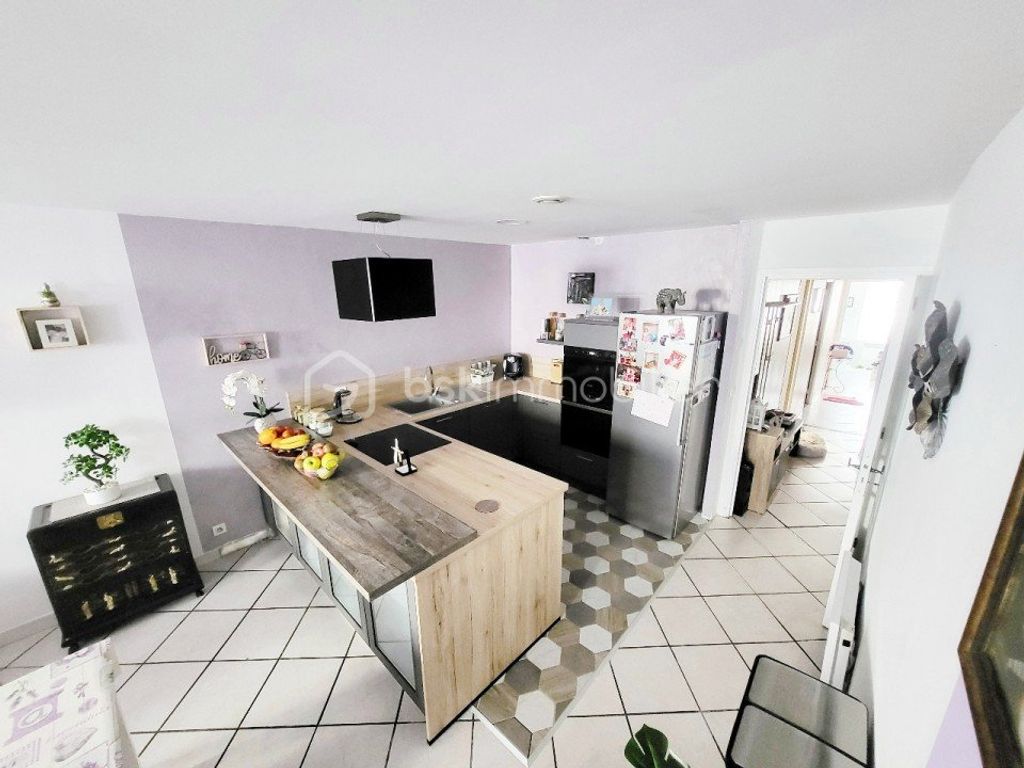Achat appartement à vendre 4 pièces 96 m² - Le Luc