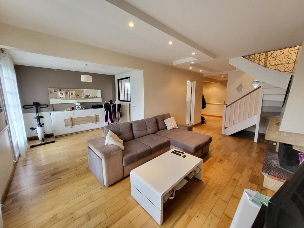 Achat maison à vendre 4 chambres 122 m² - Breuillet