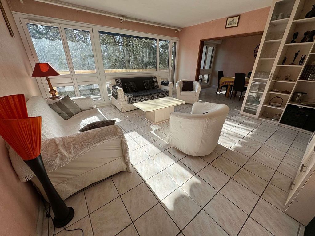 Achat appartement à vendre 5 pièces 107 m² - Pessac