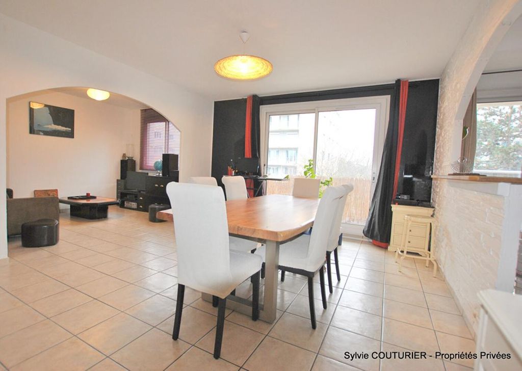 Achat appartement à vendre 3 pièces 78 m² - Décines-Charpieu
