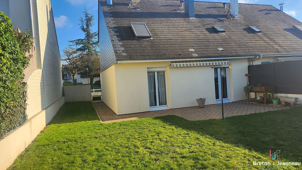 Achat maison à vendre 3 chambres 86 m² - Saint-Berthevin