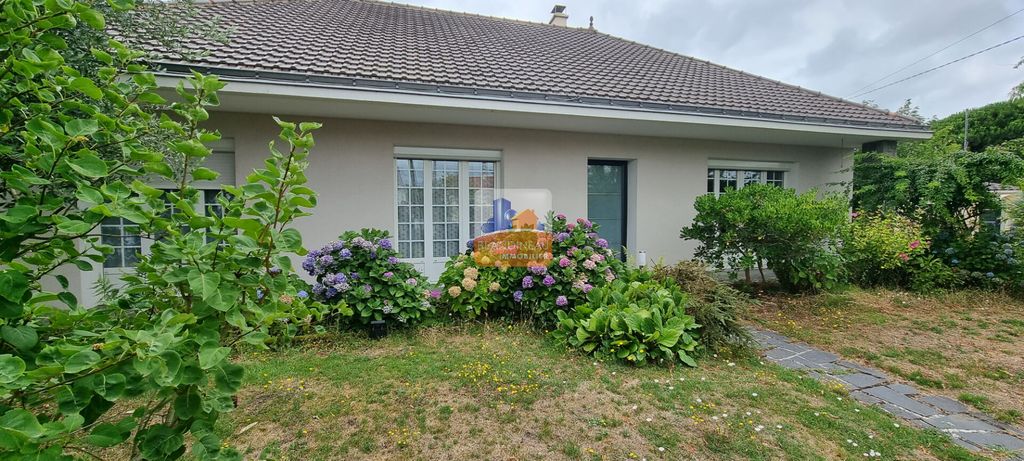 Achat maison à vendre 5 chambres 180 m² - Bouguenais