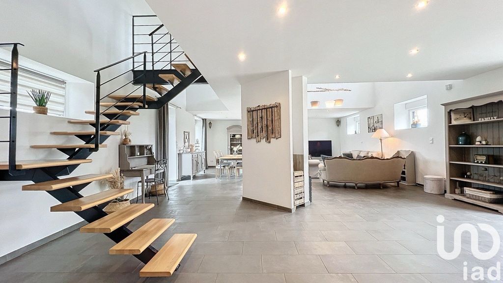 Achat maison à vendre 5 chambres 250 m² - Entrammes