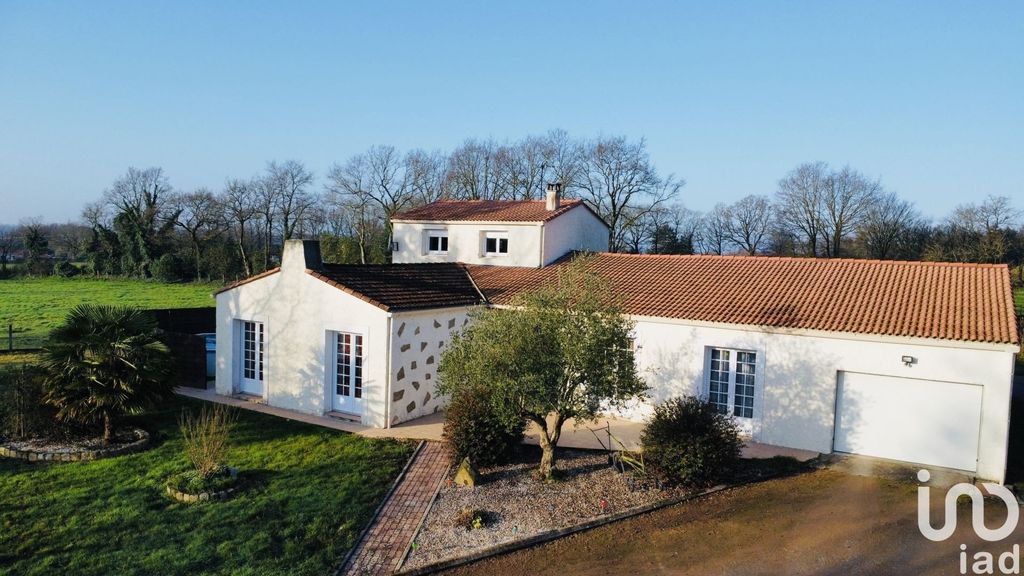 Achat maison à vendre 5 chambres 180 m² - Landeronde