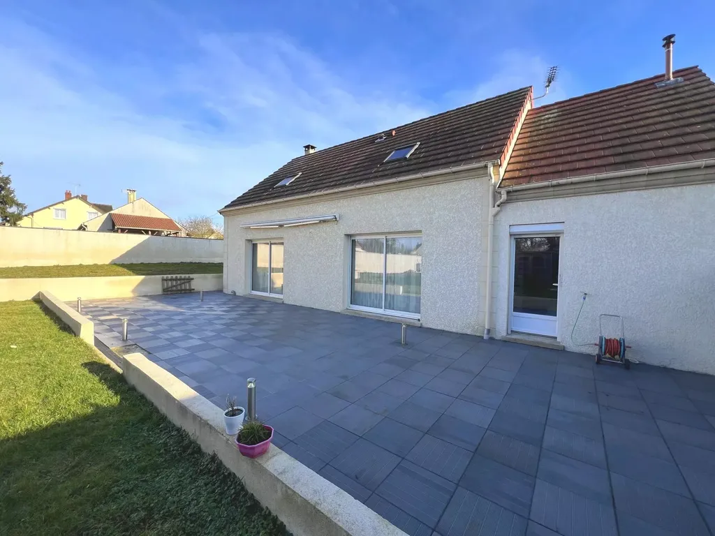 Achat maison à vendre 4 chambres 130 m² - Tournan-en-Brie