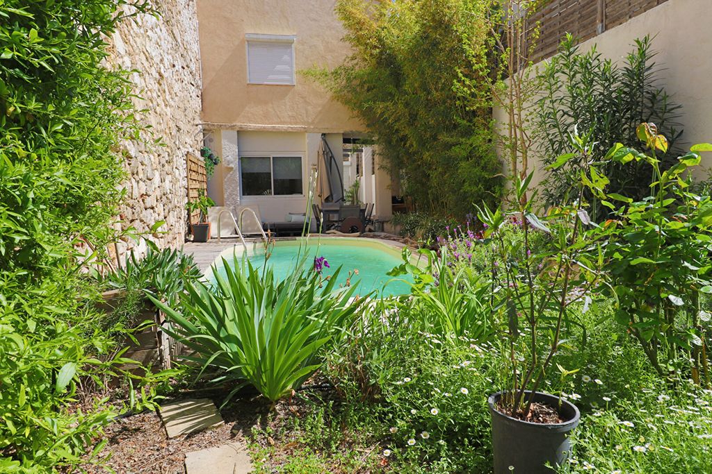 Achat maison à vendre 2 chambres 99 m² - Marseille 10ème arrondissement