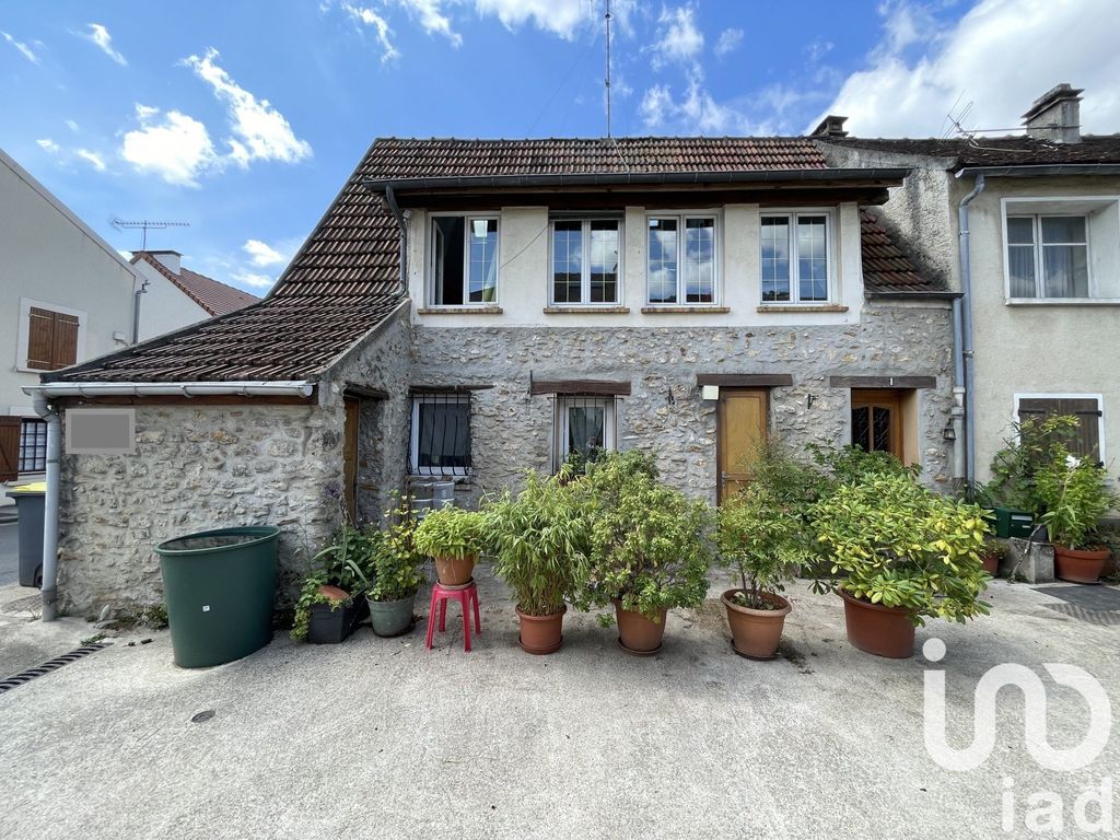 Achat maison à vendre 2 chambres 70 m² - Varennes-Jarcy