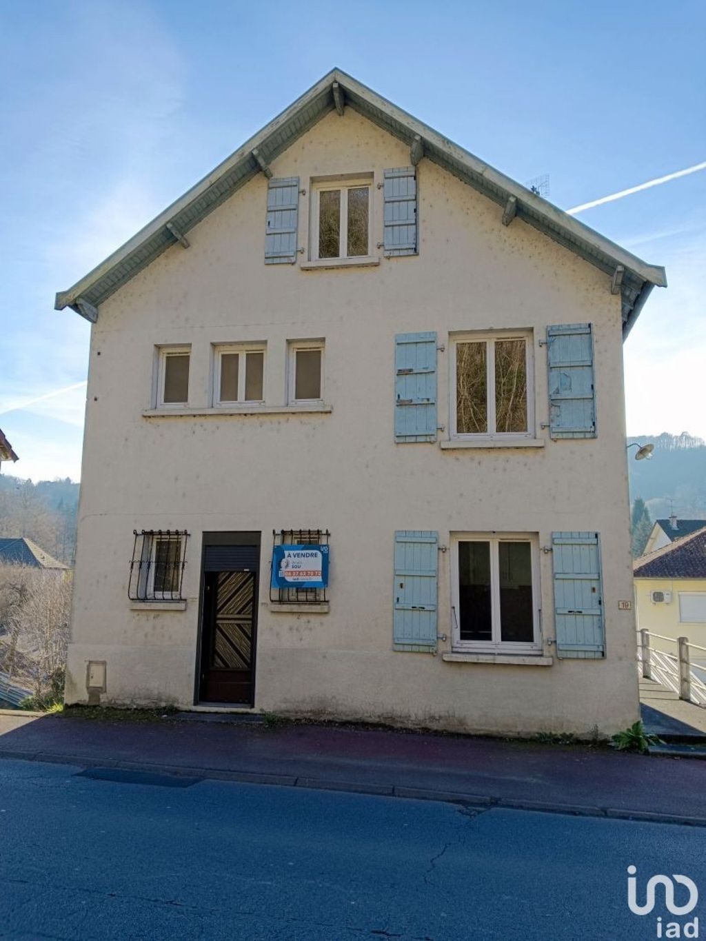 Achat maison à vendre 4 chambres 97 m² - Laguenne