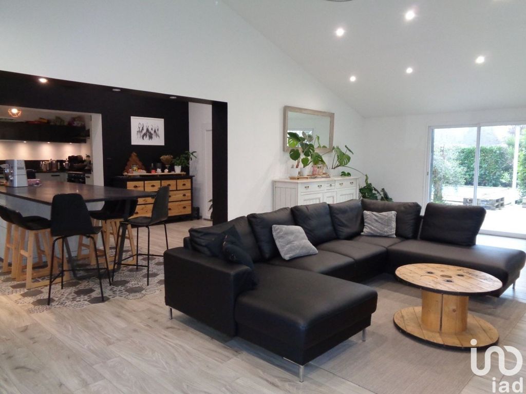Achat maison à vendre 4 chambres 154 m² - Saintes