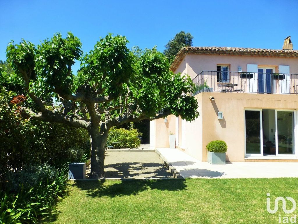Achat maison à vendre 4 chambres 134 m² - Saint-Tropez