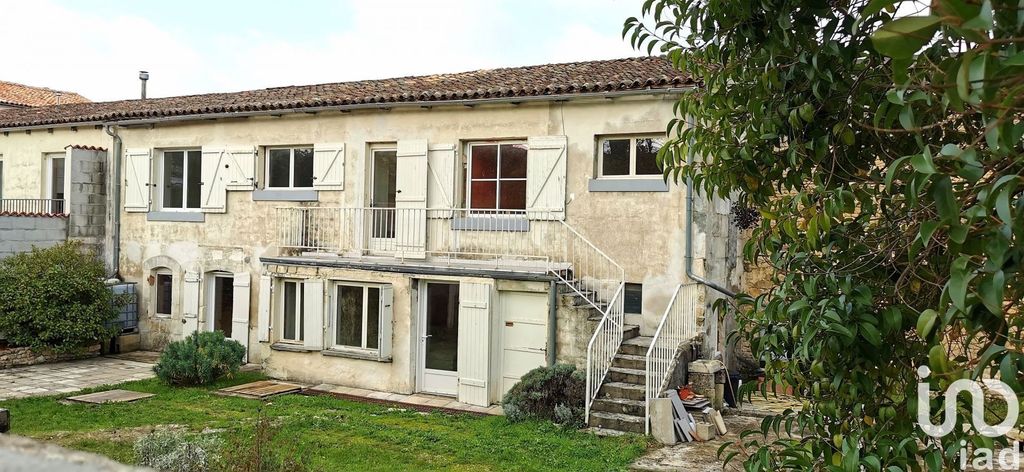 Achat maison à vendre 2 chambres 89 m² - Jarnac