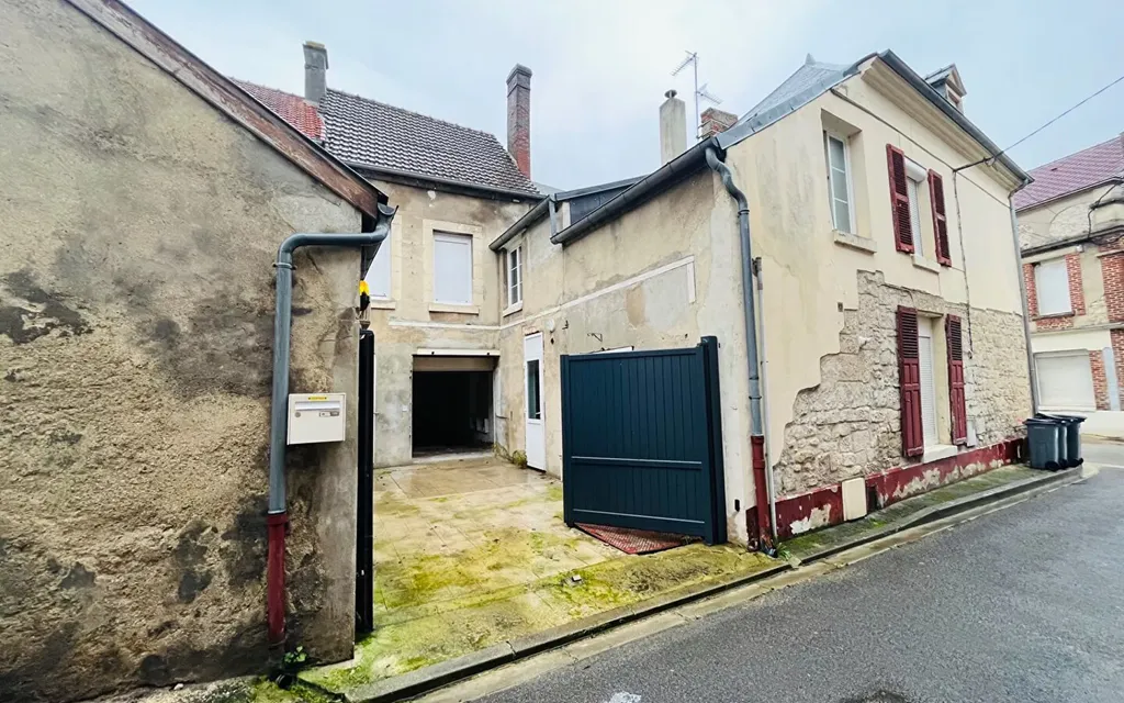 Achat maison à vendre 4 chambres 110 m² - Bruyères-et-Montbérault