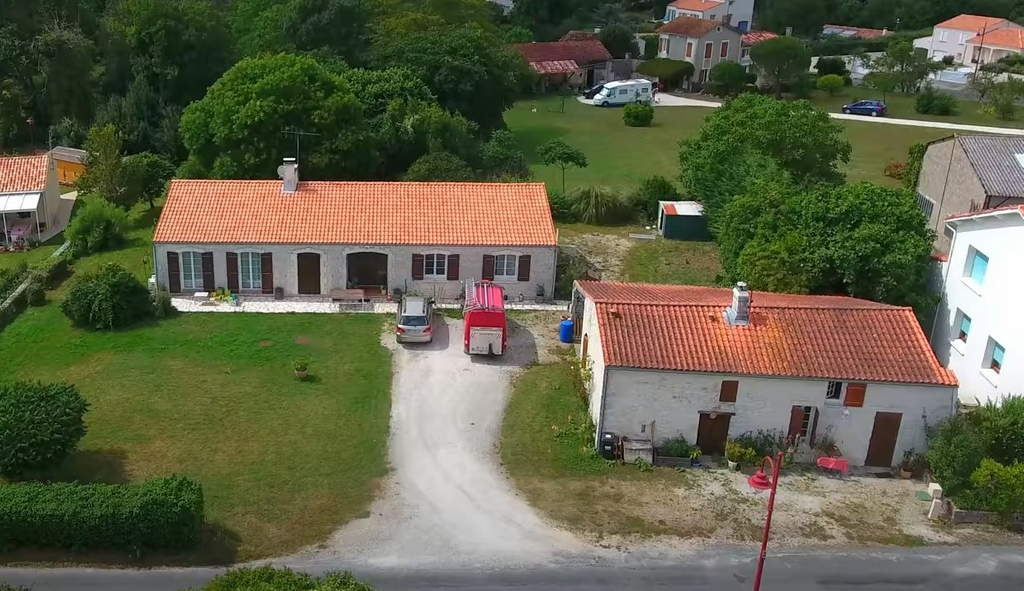 Achat maison à vendre 3 chambres 150 m² - Pont-l'Abbé-d'Arnoult