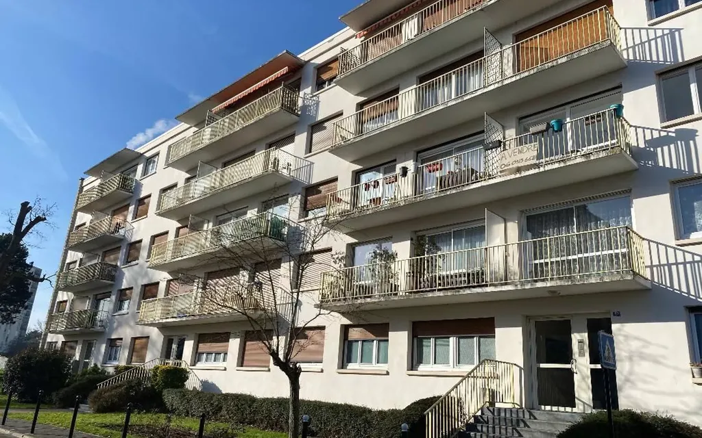 Achat studio à vendre 47 m² - Évry