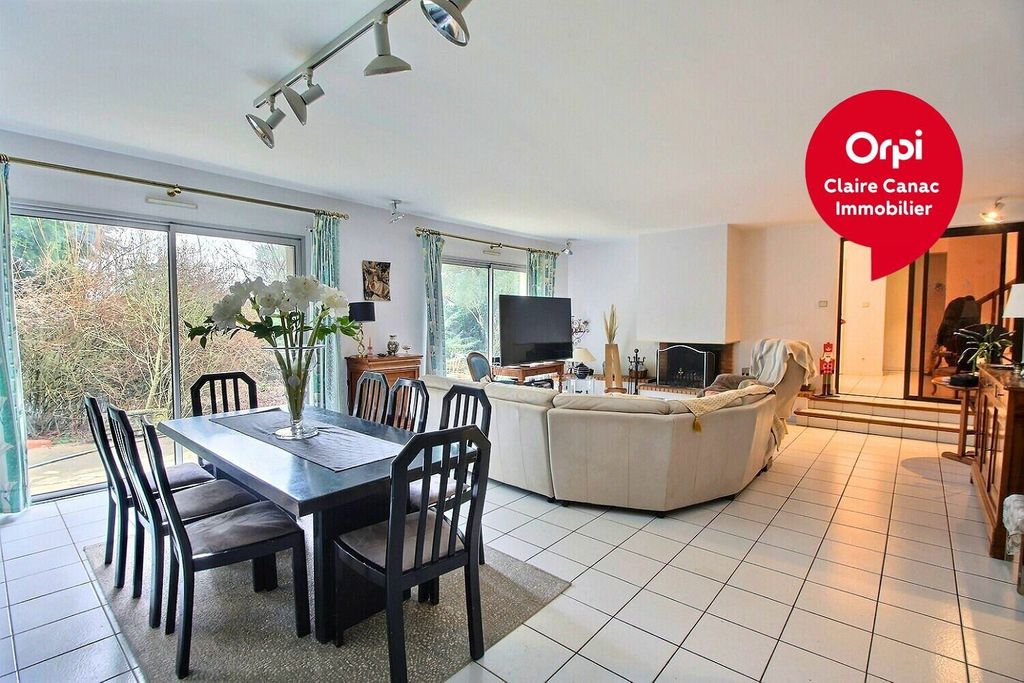 Achat maison à vendre 5 chambres 192 m² - Viviers-lès-Montagnes