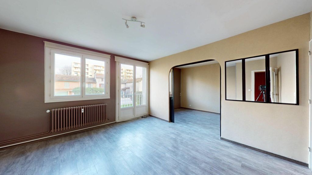 Achat appartement à vendre 3 pièces 56 m² - Vaulx-en-Velin