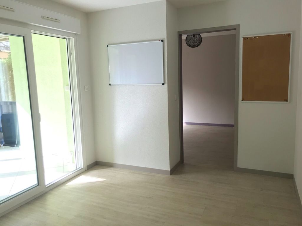 Achat appartement à vendre 2 pièces 50 m² - La Roche-sur-Foron