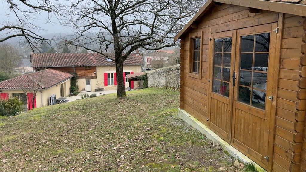 Achat maison à vendre 3 chambres 170 m² - Saint-Junien