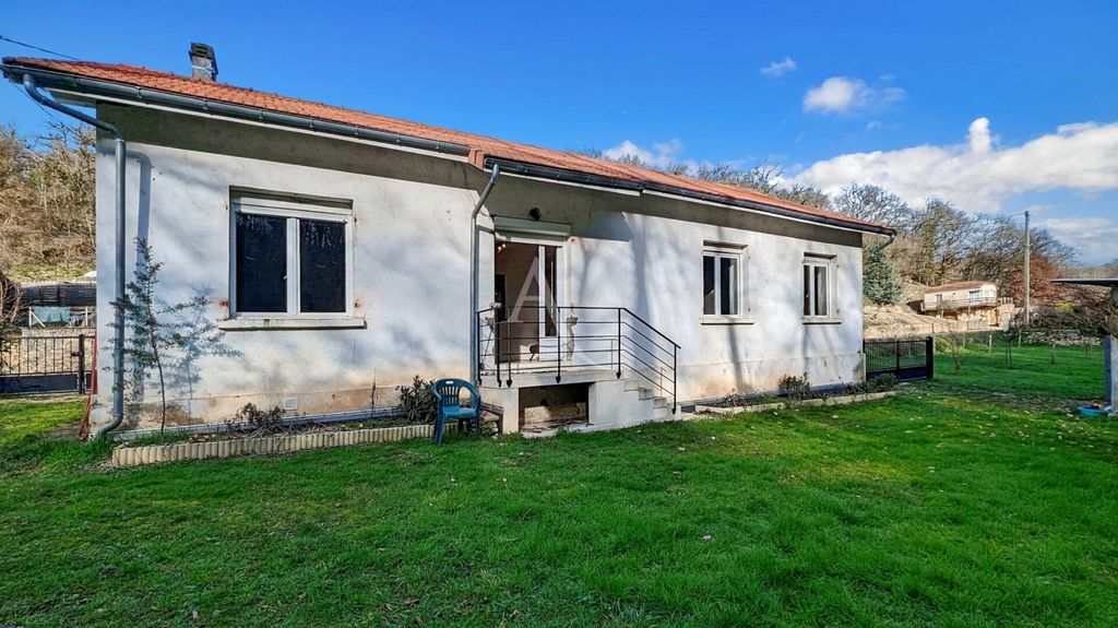 Achat maison à vendre 3 chambres 90 m² - Sauveterre-la-Lémance