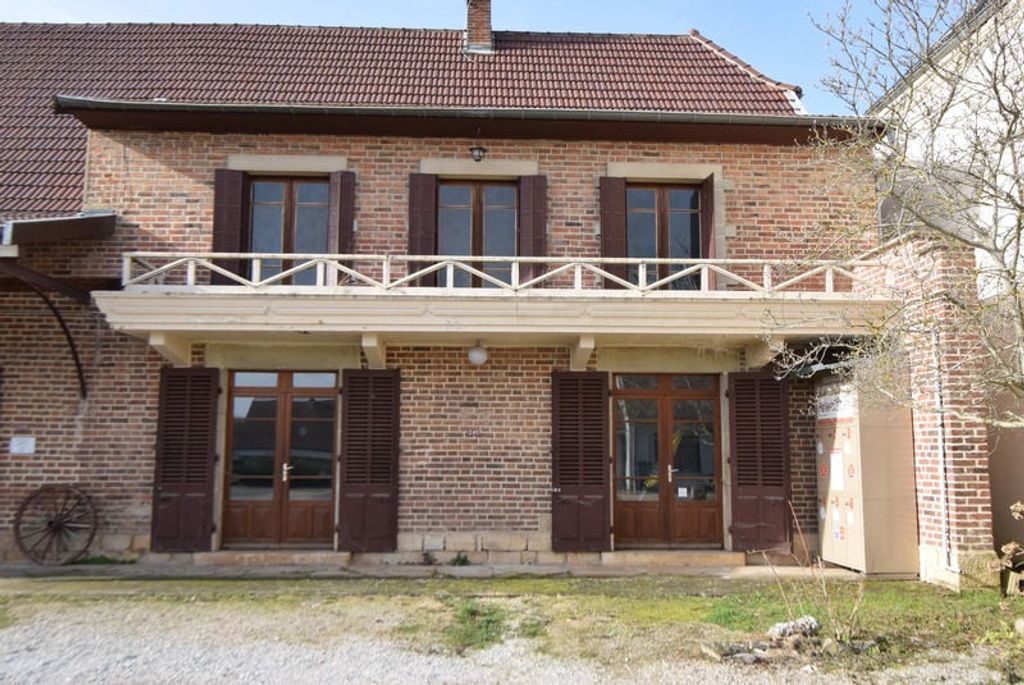 Achat maison à vendre 4 chambres 120 m² - Beaurepaire-en-Bresse