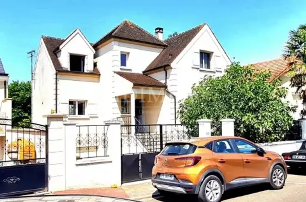 Achat appartement à vendre 6 pièces 158 m² - Ormesson-sur-Marne