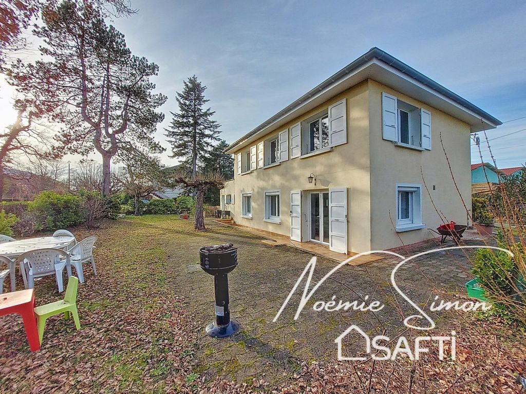 Achat maison à vendre 5 chambres 126 m² - Saint-Hilaire-du-Rosier